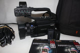 LOCATION  Kit Sony PXW-X70 + 2 Batteries + Chargeur alimentation + SD 64GB